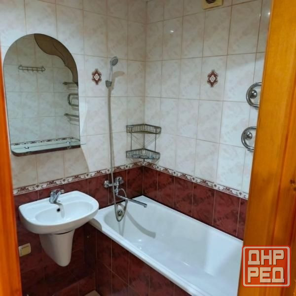 Продается 2к квартира ул. Капитана Ратникова Калининский район Донецк - изображение 1