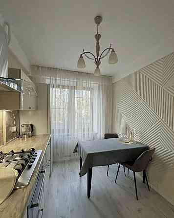 Сдаю однокомнатную квартиру 33.0 м² этаж 2/5 город Донецк, Ворошиловский район, проспект Ильича, Бру Донецк