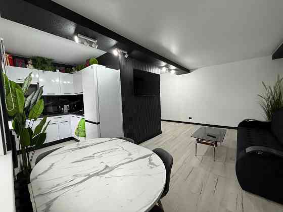 Продается 3-комнатная квартира в Ленинском районе Донецка! Донецк