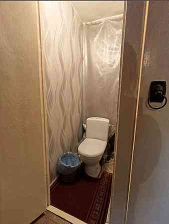 возле 114 школы на Тихом.. недорого трехкомнатная Донецк