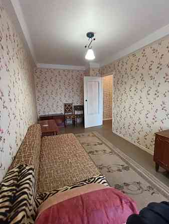 возле 114 школы на Тихом.. недорого трехкомнатная Донецк