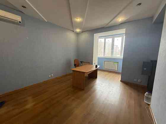 Продается коммерческое помещение в центре Донецка! ул. 25 -лет Ркка пересечение Ул.Челюскинцев Донецк