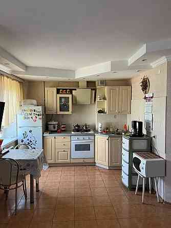 Продам 4-х комнатную квартиру Мариуполь