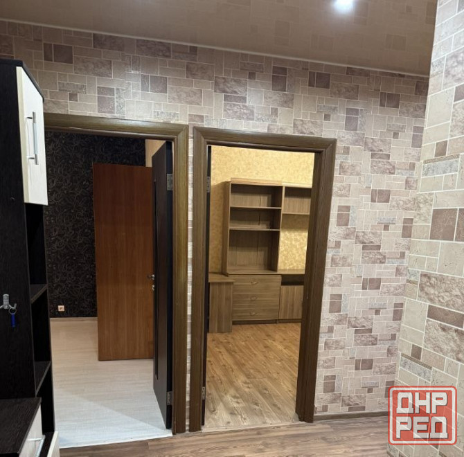 Сдаю двухкомнатную квартиру 60.0 м² этаж 1/5 Ленинский р-н. Донецк - изображение 2