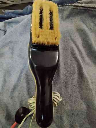 Эл. щетка--пылесос ручная в отличном состоянии. Донецк