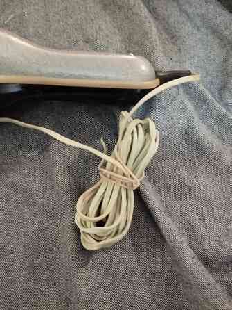 Эл. щетка--пылесос ручная в отличном состоянии. Донецк