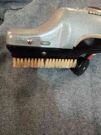 Эл. щетка--пылесос ручная в отличном состоянии. Донецк