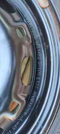 Летняя резина Ikon Tyres 185/65 R14 на штампованных дисках Донецк