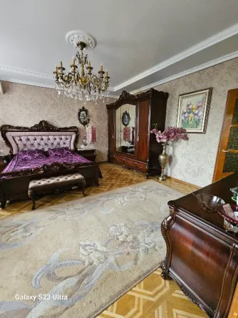 Продам-дворец дом в центре Донецка Донецк