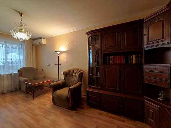 Продам 2-х ком. квартиру и капитальный гараж . Ленинский пр. Обжора. Донецк