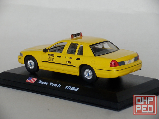Ford Crown Victoria (2000) - AMERCOM - масштаб меньше, чем 1/43 Донецк - изображение 3