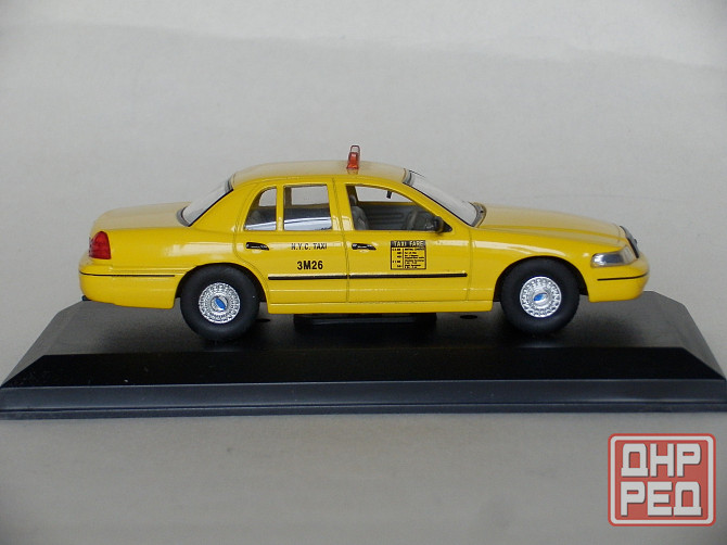 Ford Crown Victoria (2000) - AMERCOM - масштаб меньше, чем 1/43 Донецк - изображение 5