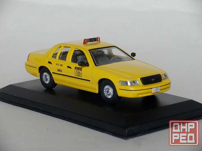Ford Crown Victoria (2000) - AMERCOM - масштаб меньше, чем 1/43 Донецк - изображение 6