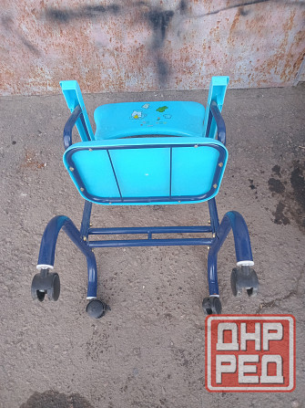 Продаю детский стульчик на колёсиках Донецк - изображение 4