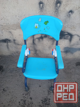 Продаю детский стульчик на колёсиках Донецк - изображение 1