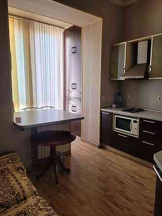 Продам 2 -х комнатную квартиру сталинка Комсомольский проспект Донецк