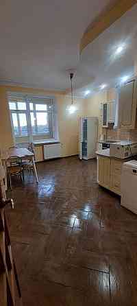 Продам 2-х комн. квартиру в Королевской башне Донецк