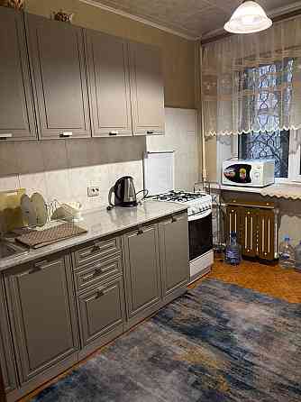 сдам 2х комн кварт. ворош. р-н. пр. дзержинского, гастр. москва, отличная. Донецк