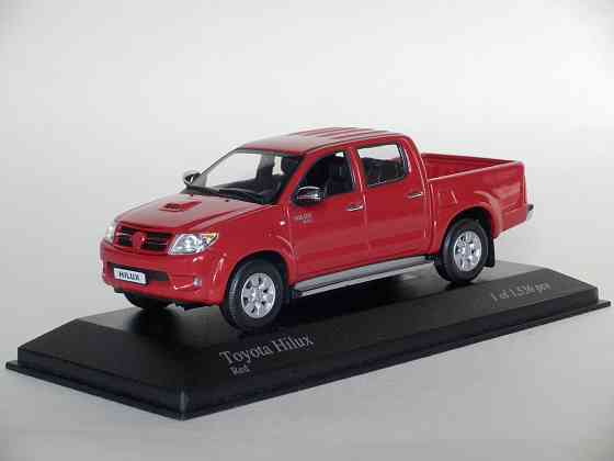 Toyota Hilux - MINICHAMPS - 1/43 (нет эмблемы на радиаторе, шагрень на дверях) Донецк