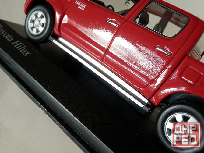 Toyota Hilux - MINICHAMPS - 1/43 (нет эмблемы на радиаторе, шагрень на дверях) Донецк - изображение 4