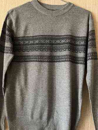 Продам тонкий пуловер на юношу, 48 размер Донецк