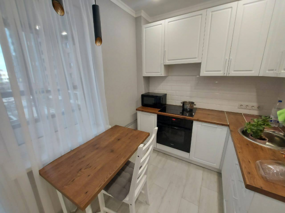 Сдается уютная студия 30,4 м² с лоджией и кладовой на ул. Куйбышева Донецк
