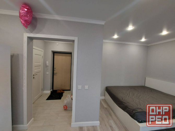 Сдается уютная студия 30,4 м² с лоджией и кладовой на ул. Куйбышева Донецк - изображение 1