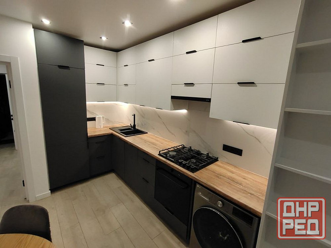 Сдаю двухкомнатную квартиру 52.0 м² этаж 2/15 город Донецк, Калининский район, проспект Ильича, 27, Донецк - изображение 1