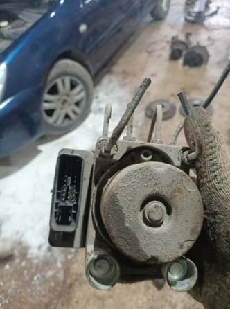 блок abs mitsubishi lancer 9 Енакиево