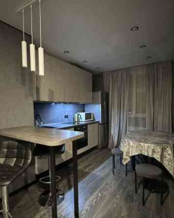 Сдаю двухкомнатную квартиру 55.0 м² этаж 2/8 город Донецк, Ворошиловский район, Крытый рынок Донецк