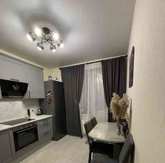 Сдаю однокомнатную квартиру 33.0 м² этаж 3/5 Проспект Мира, Изумруд Донецк