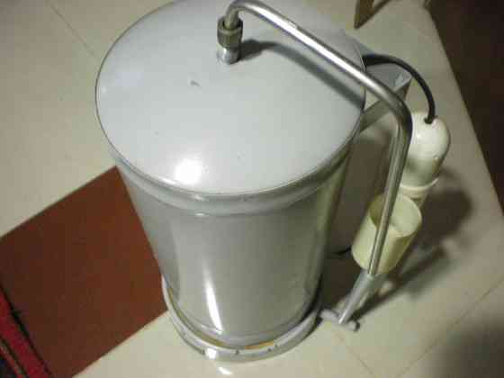 продаю дистиллятор в нормальном состоянии. 3 кВт. 2 тена Донецк