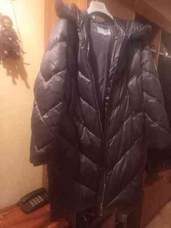 Пальто зимнее фирменное с капюшоном новое,р-р52-54,длина по-колено на средний рост Донецк