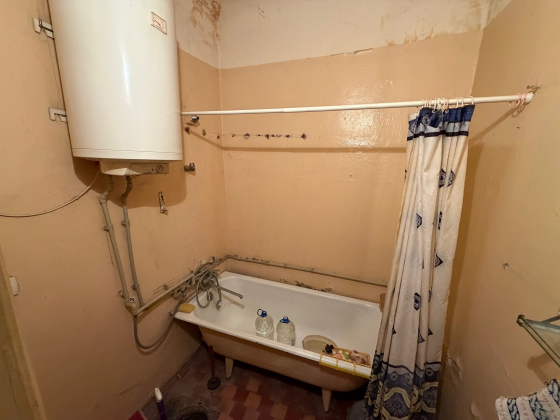 Продам 2-х комн. кв., 3/4 эт., 56.4 м.кв. - Макеевка, ул. Седова, бол. Проф. осмотра Макеевка