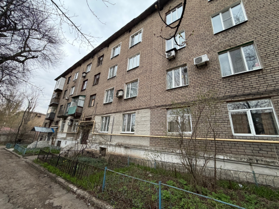 Продам 2-х комн. кв., 3/4 эт., 56.4 м.кв. - Макеевка, ул. Седова, бол. Проф. осмотра Макеевка