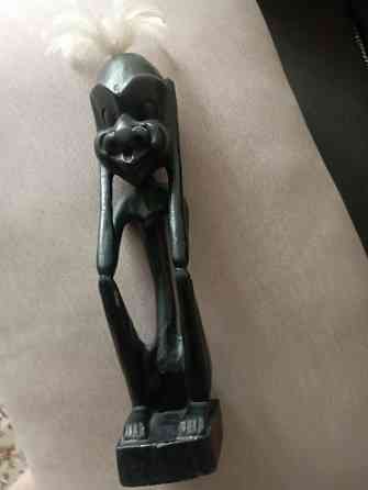 Фигура аборигена из дерева Макеевка