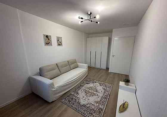 Сдаю однокомнатную квартиру 36.0 м² этаж 2/5 город Донецк, Ворошиловский район, Крупская библиотека, Донецк