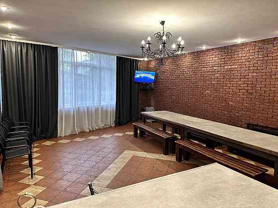 Сдам шикарный 2х этажный дом посуточно в самом центре. Баня, бассейн, хаммам. Киевский район Донецк