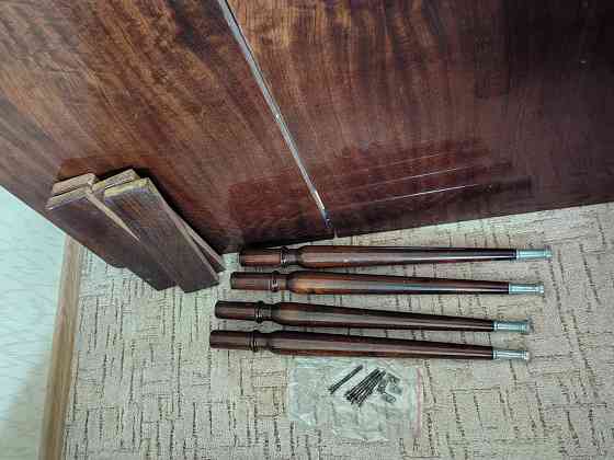 Стол раздвижной, полированный. Донецк