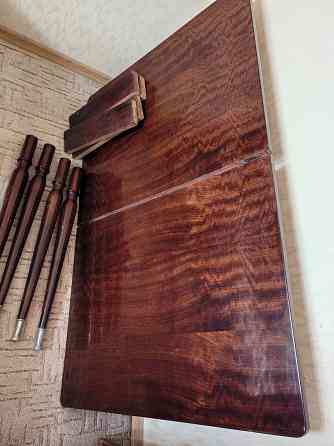 Стол раздвижной, полированный. Донецк