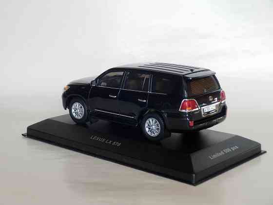 Lexus LX570 2009 - VVM - 1/43 Донецк