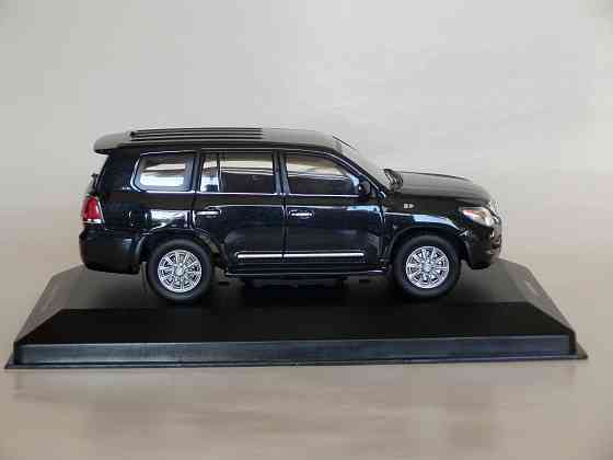 Lexus LX570 2009 - VVM - 1/43 Донецк