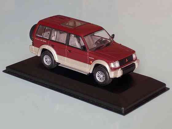 Mitsubishi Pajero LWB 1994 red (треснут бокс) - MINICHAMPS - 1/43 Донецк