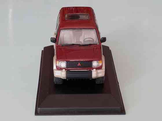 Mitsubishi Pajero LWB 1994 red (треснут бокс) - MINICHAMPS - 1/43 Донецк