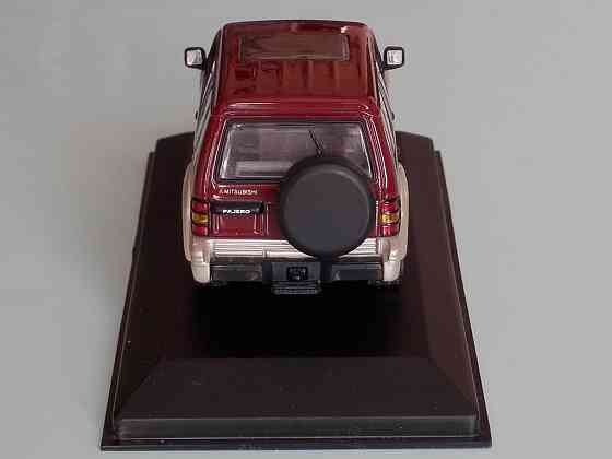 Mitsubishi Pajero LWB 1994 red (треснут бокс) - MINICHAMPS - 1/43 Донецк