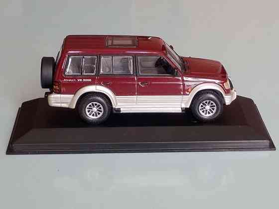Mitsubishi Pajero LWB 1994 red (треснут бокс) - MINICHAMPS - 1/43 Донецк