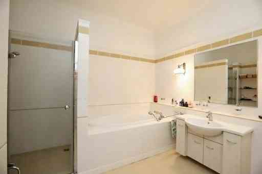 3-к. квартира, 159,9 м², 10/17 эт., Ворошиловский р-н, Жк "Замковый" Донецк