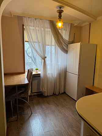 дам 1 ком.кв в центре Ворошиловского района Донецк