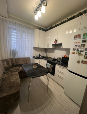 Продажа 3 комн. квартиры, 18 линия, ул. Орджоникидзе, (ориентир «Дом со львом») Макеевка