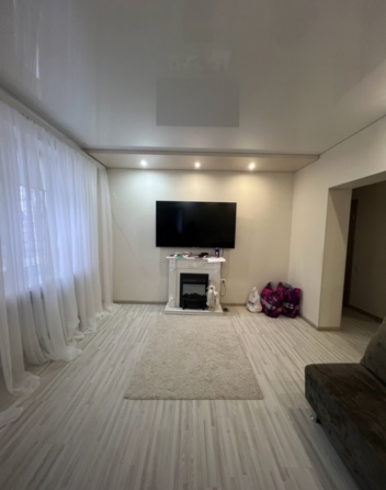 Продажа 3 комн. квартиры, 18 линия, ул. Орджоникидзе, (ориентир «Дом со львом») Макеевка